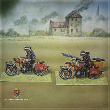 Load image into Gallery viewer, WW2 Kübelwagen typ 82 Camo2 Dunkelgelb – BMW R75 Dunkelgelb Sidecar